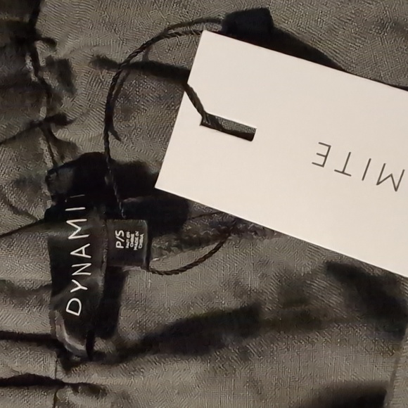 NWT Linen shortd - Picture 2 of 2